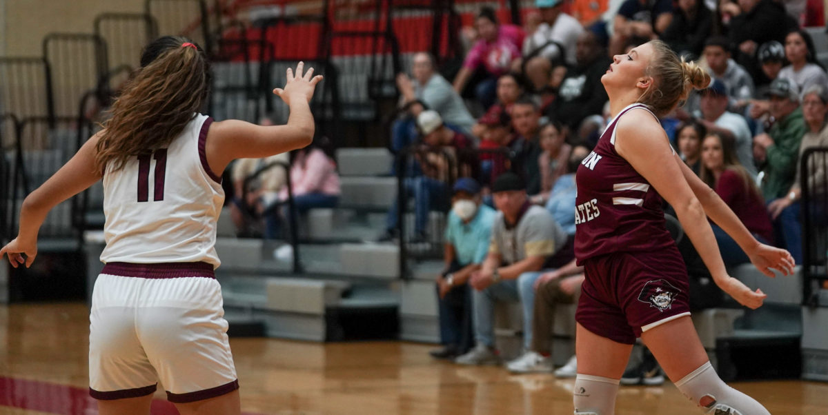 mathis-london-girls-basketball-playoffs00037